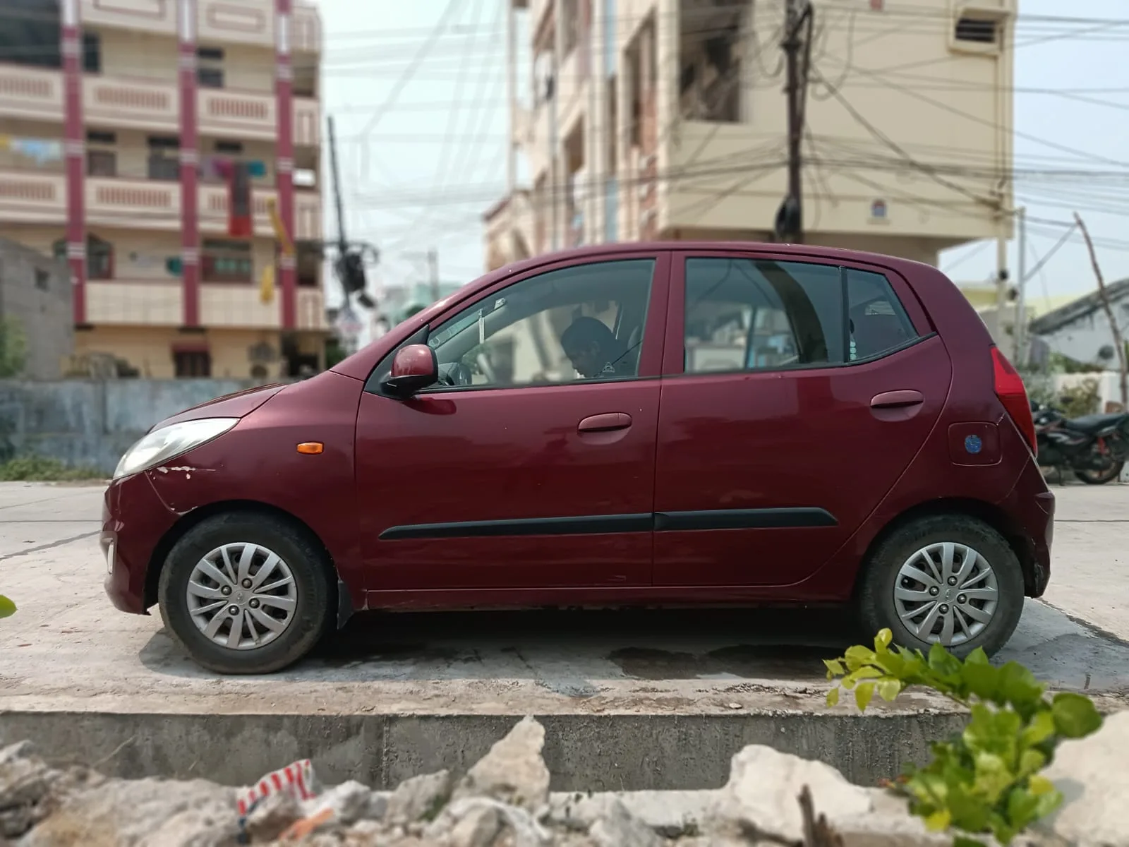 Hyundai I10 sportz blue drive