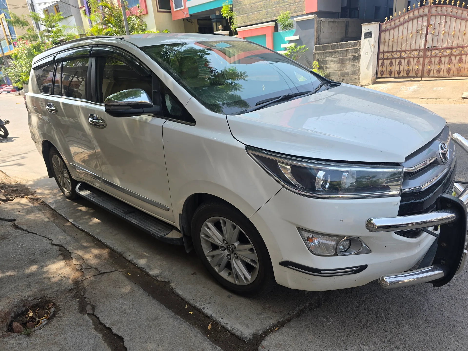 Toyota Innova crystal 2.4 Z
