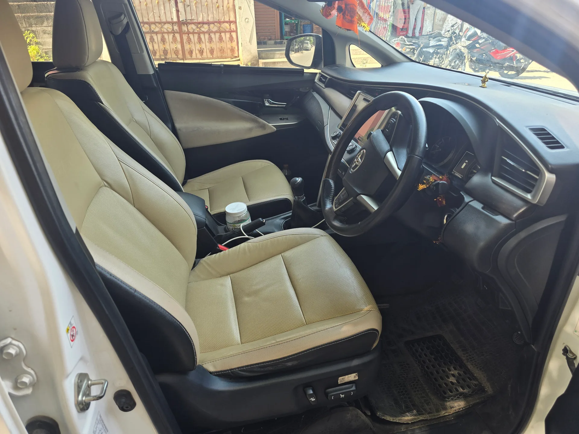 Toyota Innova crystal 2.4 Z