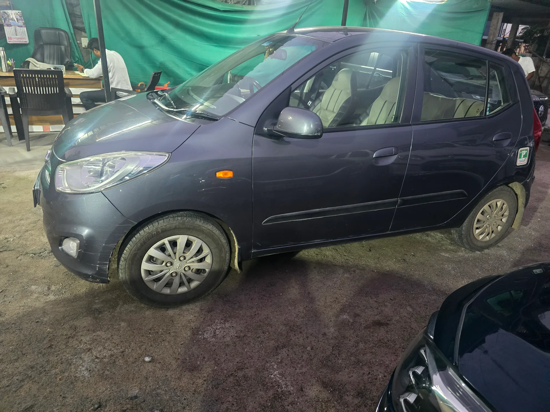 Hyundai I10 sportz blue drive